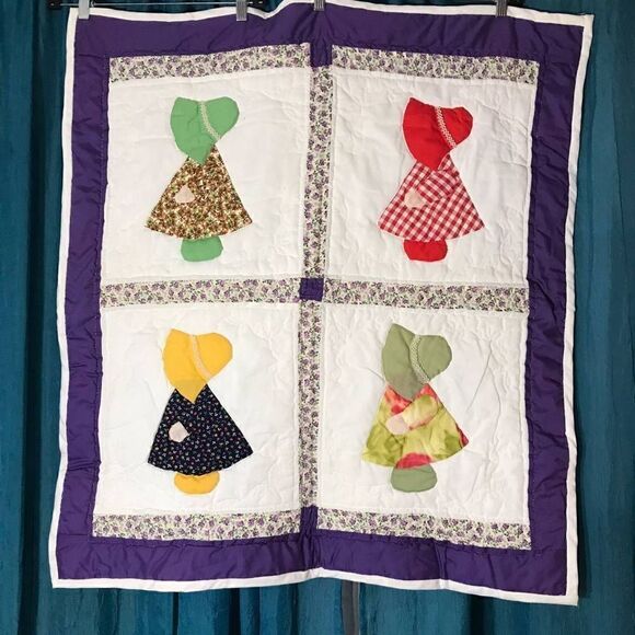 Vtg Sunbonnet Handmade Small Quilt
